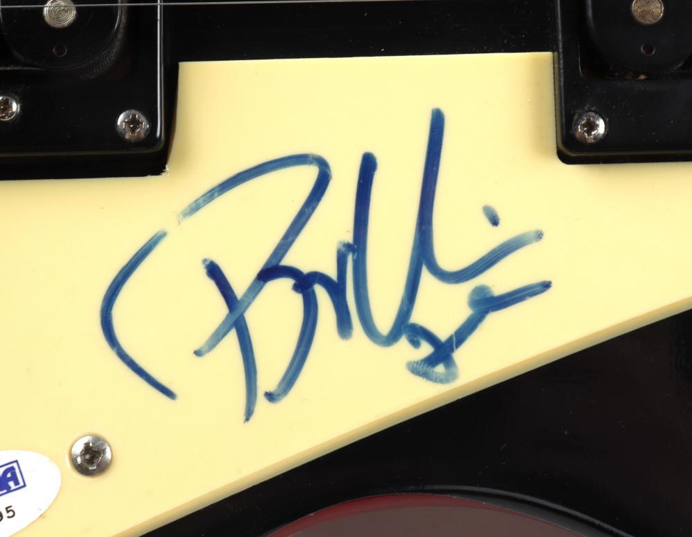 🎸 Green Day Signed Guitar – Authentic Autographs + COA – Rare Collector’s Item