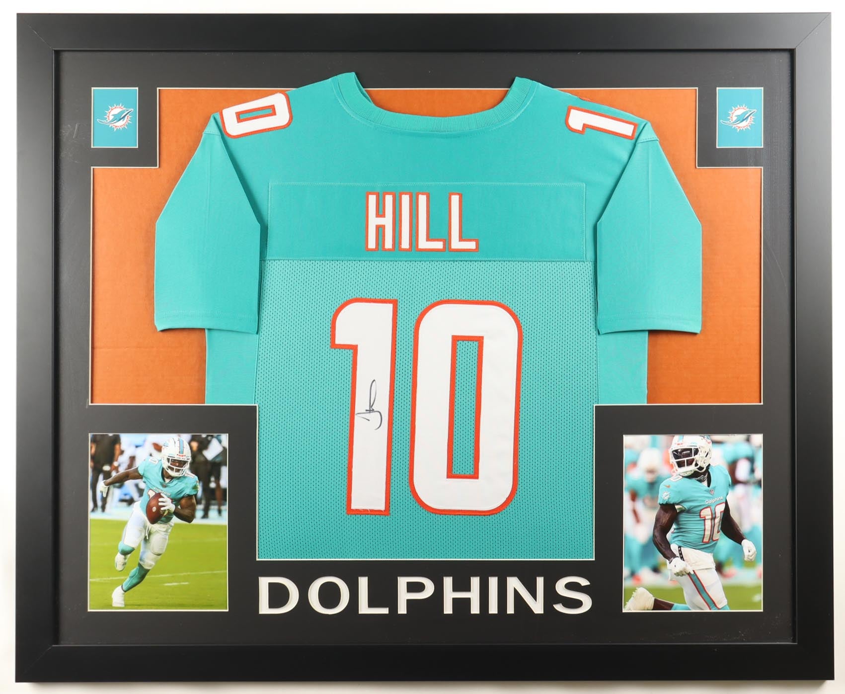🏈 Tyreek Hill Signed Custom Framed Jersey Display – Beckett Certified Autograph – Premium NFL Collectible