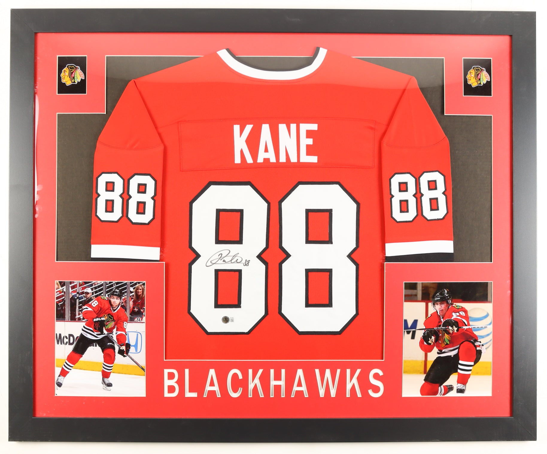 ⭐ Patrick Kane Framed Signed Jersey — A True NHL Collector’s Centerpiece