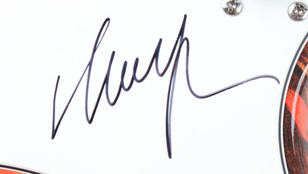 🎸 Green Day Signed Guitar – Authentic Autographs + COA – Rare Collector’s Item