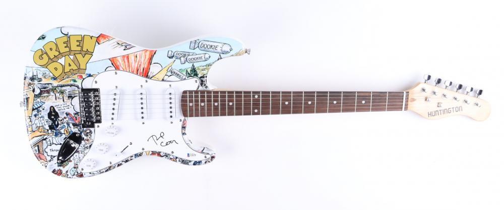 🎸 Green Day Signed Guitar – Authentic Autographs + COA – Rare Collector’s Item