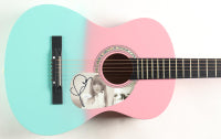 🎤 Taylor Swift Signed Guitar – Authentic Autograph + COA – Rare Collectible for Swifties